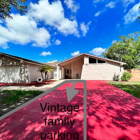 Vintage Family Scape + Heated Pool&Discount Villa Тампа Екстериор снимка